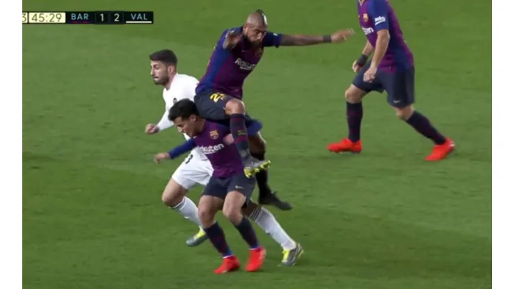 Vidal golpeó a Coutinho con el popín.