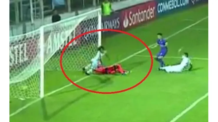 Gómez en el momento de su providencial jugada