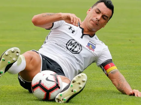 Alarma en Colo Colo: Se lesionó Esteban Paredes