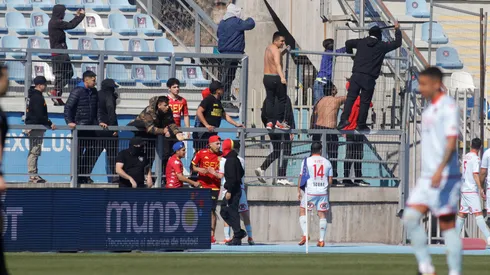 Un grupo de forofos hispanos iniciaron el ataque a los de Audax en Rancagua.