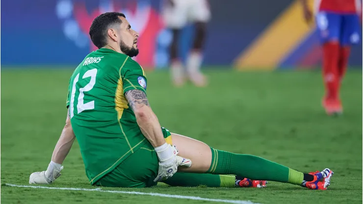 Gabriel Arias no pudo terminar un partido y en Chile se preocupan.
