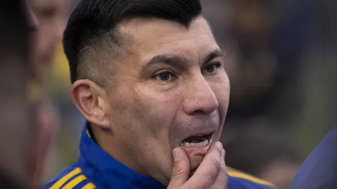 Medel recibe duras críticas en Argentina