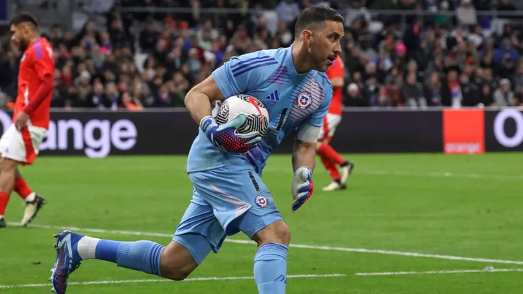 Claudio Bravo se refirió a lo que busca tras su salida del Betis.