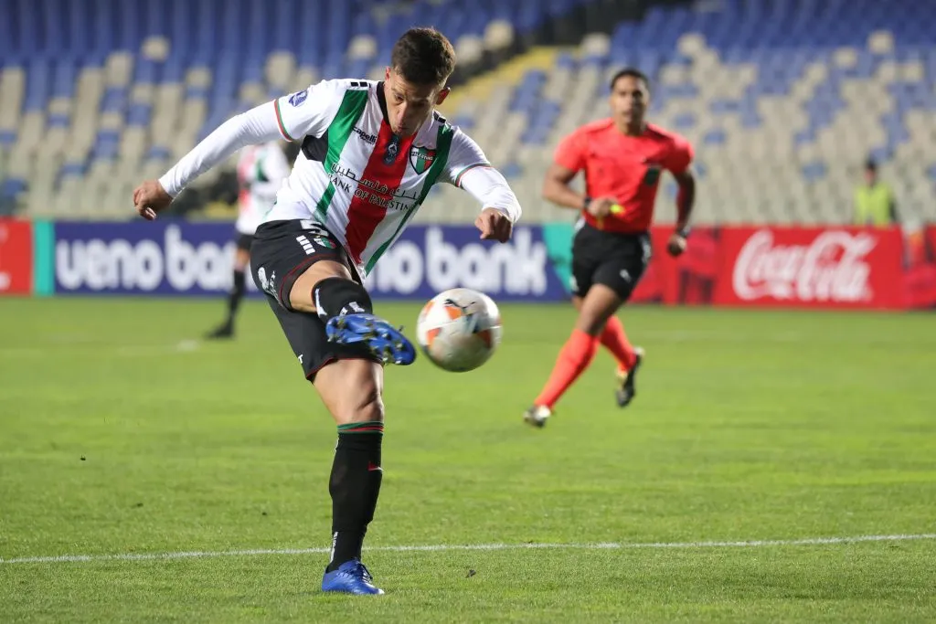 Conmebol multó a Palestino por la cancha del Ester Roa | Photosport