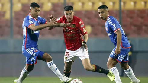 La U tuvo listo a Villagra varias semanas, pero se metió Colo Colo y en un segundo se lo ganó. Caamaño reacciona furioso.