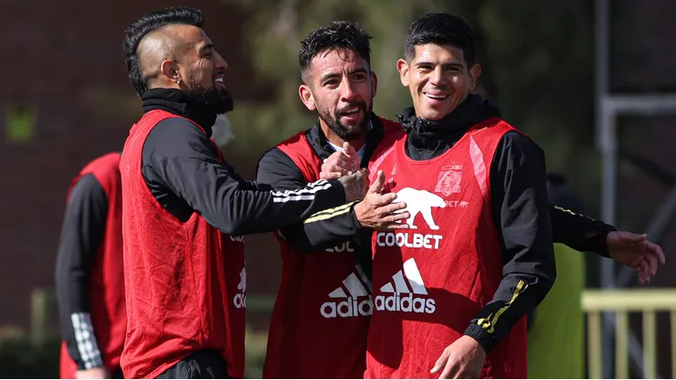 Esteban Pavez hizo un llamado a los hinchas de la U por Arturo Vidal y Mauricio Isla.