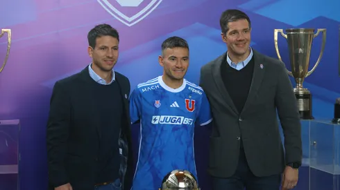 Guarello huevonea al presidente de Azul Azul.