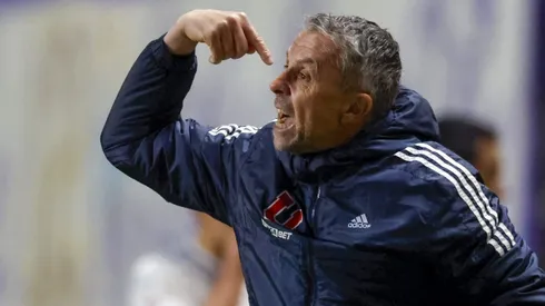 Gustavo Álvarez queda atrapado en sus palabras.