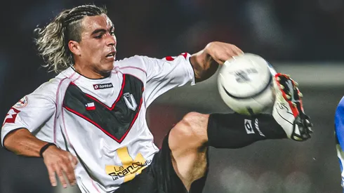 Esteban Paredes jugando por Santiago Morning.