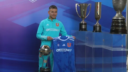 Charles Aránguiz en su presentación en la U.