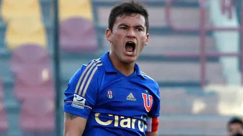 Charles Aránguiz está disponible para jugar con la U