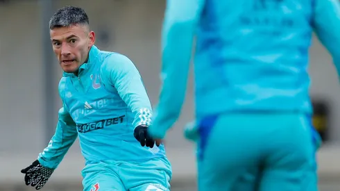 Charles Aránguiz puede jugar el Superclásico