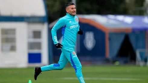 Charles Aránguiz en su regreso a Universidad de Chile.