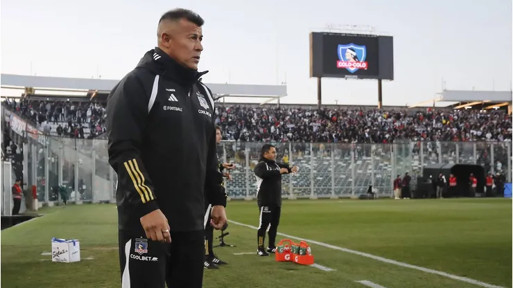 Jorge Almirón busca un nuevo central