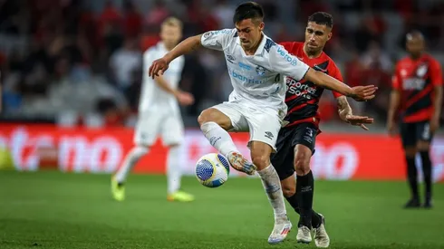 Alexander Aravena sumó sus primeros minutos en el fútbol brasileño.