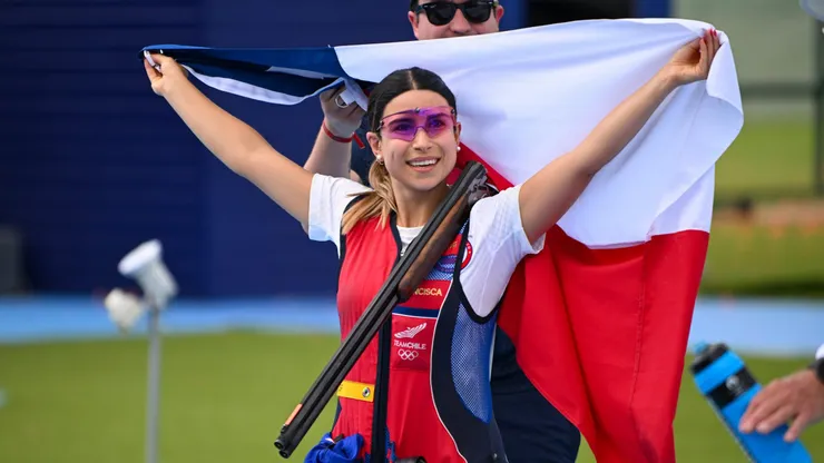 Corvetto celebra su medalla de oro en París 2024