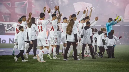 Huracán de Rodrigo Echeverría y Williams Alarcón, líder del fútbol argentino.