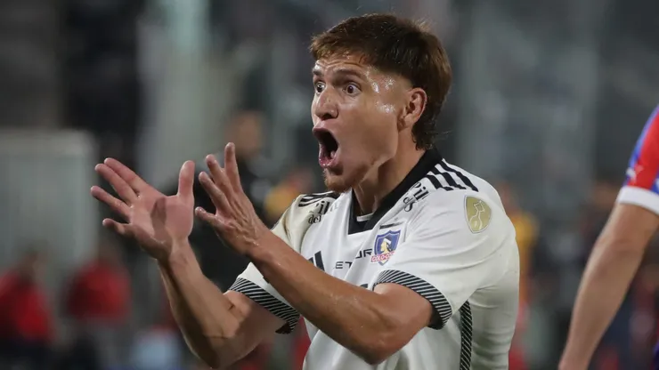 Gil deja de ser categoría titular en Colo Colo, aseguran.