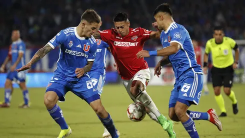 Franco Calderón apareció en el aeropuerto cuando llegaba Charles Aránguiz.