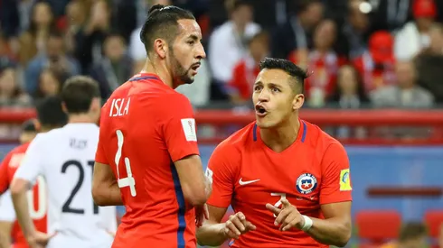 Sánchez y Bravo apoyaron la llegada de Isla a Colo Colo