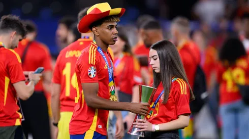 Lamine deja atrás su polémica amorosa