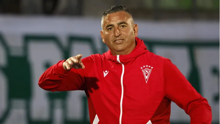 El triunfo dejó al DT wanderino con ganas de echar bromas.