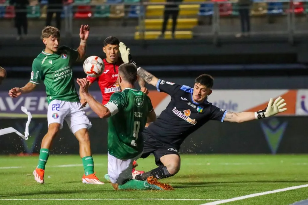 Audax Italiano aprovecha los errores de O’Higgins para llevarse la victoria (Photosport)