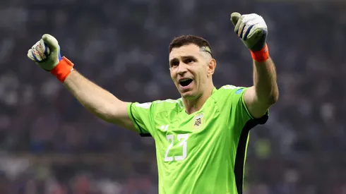 Dibu Martínez será baja en Argentina.