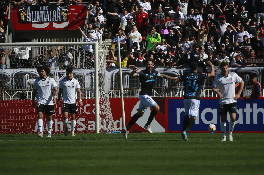 Colo Colo no sólo deberá pelear el Campeonato Nacional en octubre, sino que también buscar la remontada ante Magallanes tras el 3 a 0 en la ida. Foto: Photosport.