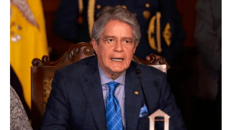 Presidente de Ecuador disuelve Parlamento