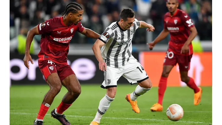 Sevilla y Juventus se miden por la revancha de Europa League en el Sánchez-Pizjuán.
