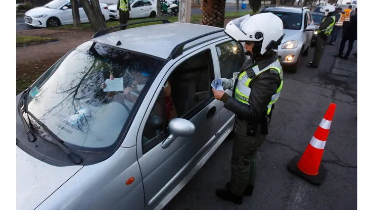 ¿Quiénes tienen restricción vehicular y en qué comunas de Santiago?