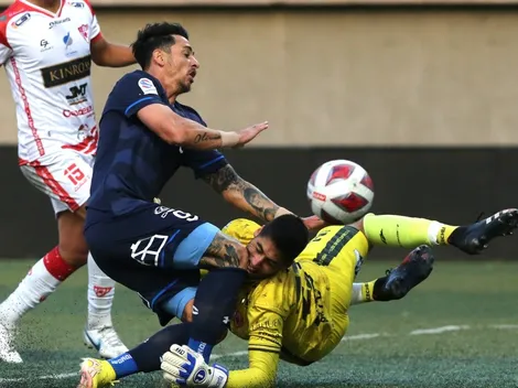 ¡Terrible! Copiapó pierde a su arquero por un rodillazo de Zampedri