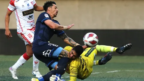 ¡Así fue el rodillazo de Zampedri que sacó del partido a Nelson Espinoza!