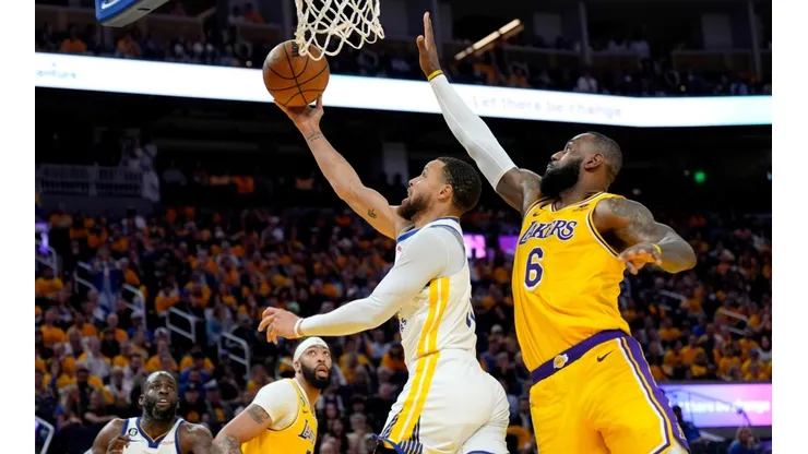 Los Lakers y los Warrios se enfrentan en el juego 6 de la serie.