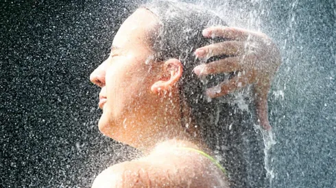 ¿Por qué no hay que ducharse a diario según un estudio de Harvard?