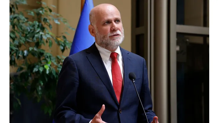 Gobierno le responde a Isapres por críticas contra ley corta