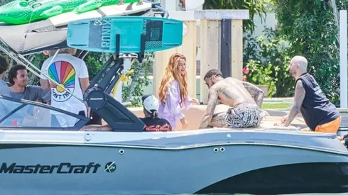 Shakira y Hamilton en un yate en Miami