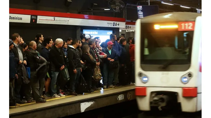 Horario de funcionamiento Metro de Santiago.