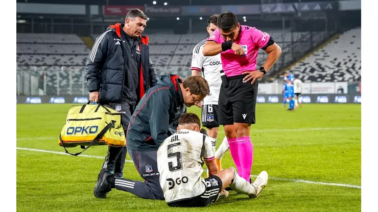 Leonardo Gil salió lesionado en la victoria de Colo Colo ante Audax Italiano.