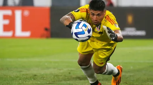 Brayan Cortés es suplente en Colo Colo con Gustavo Quinteros.