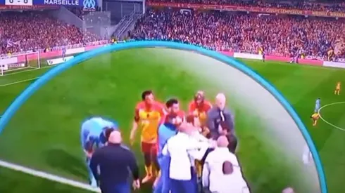 La cachetada de Payet a entrenador rival