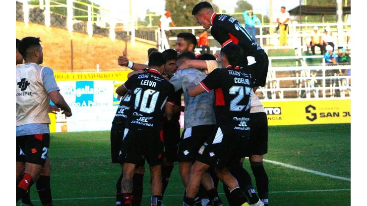 Curicó le ganó una final a Magallanes en el fondo de la tabla