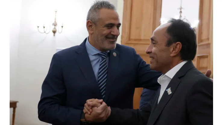 El presidente de la ANFP, Pablo Milad, junto al ministro del Deporte, Jaime Pizarro.