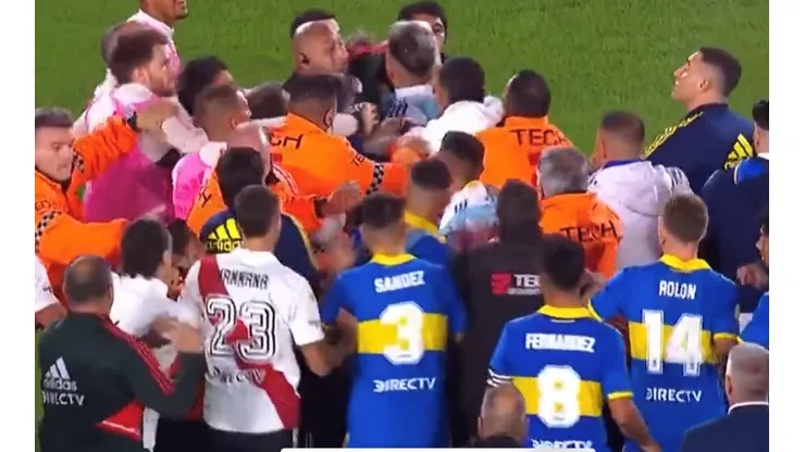 Los jugadores de River Plate le gritaron el gol a los de Boca Juniors.