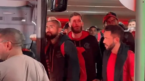 Vidal pasó un mal rato con los hinchas del Flamengo