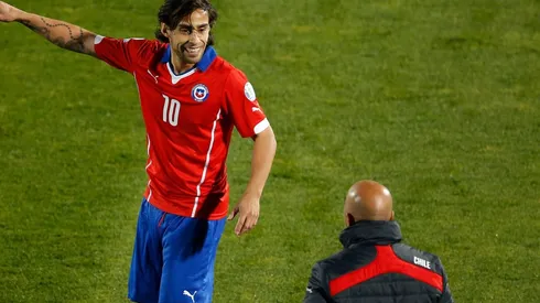 Jorge Valdivia conversa con Jorge Sampaoli en la selección chilena.