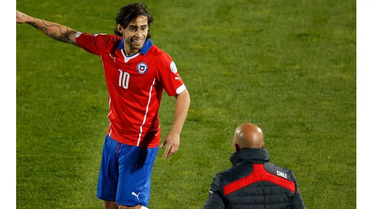 Jorge Valdivia conversa con Jorge Sampaoli en la selección chilena.