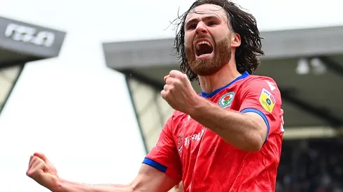 Ben anotó un doblete, aunque no alcanzó para que Blackburn fuera a play-offs