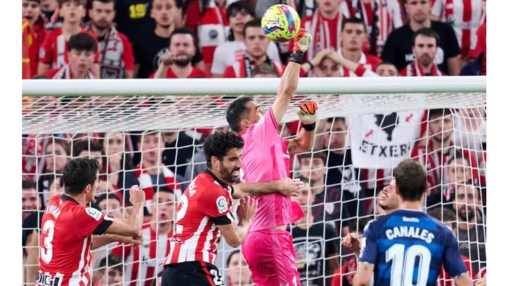 Guardián de La Galaxia: el nuevo apodo del Betis a Claudio Bravo.